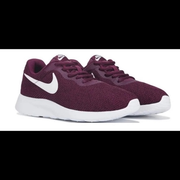Nike Shoes - Nike Tanjun SE Shoe NEW❤️Sold